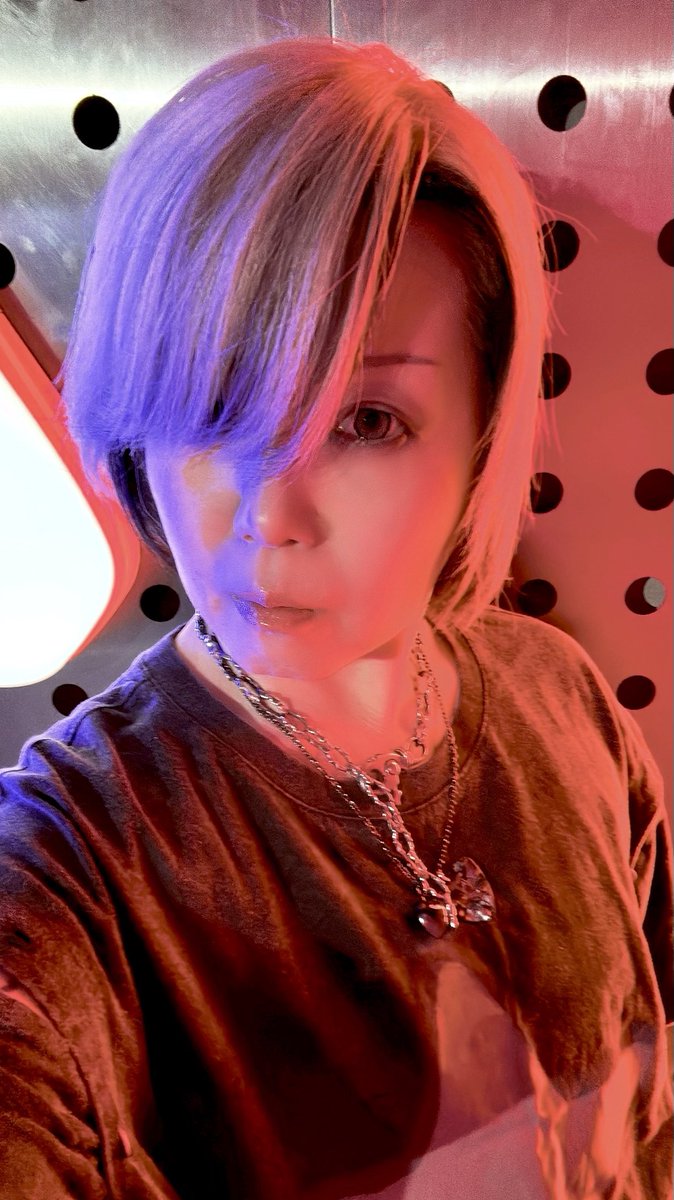 tuki_oblate's tweet photo. #DC東京 病みかわナイトお疲れさまでした！
お話してくれた皆さまありがとうございました😊

チップくれた方も本当にありがとうございます😍

病み系ボカロ特集のDJセトリです🎧
楽しんでいただけたならなにより！

後頭部の僅かな可愛部分も添えて… https://t.co/RFBteHvpI6