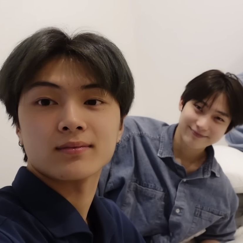 theawl_'s tweet photo. ͏      
               ＠ theawl_  ⌗ SNS  UPDATE 
               📍 SEOUL               2 : 08 PM

⠀⠀⠀     “ back with my favourite 
⠀⠀⠀        person ever 🤎

͏ https://t.co/rY7hB2Glqe