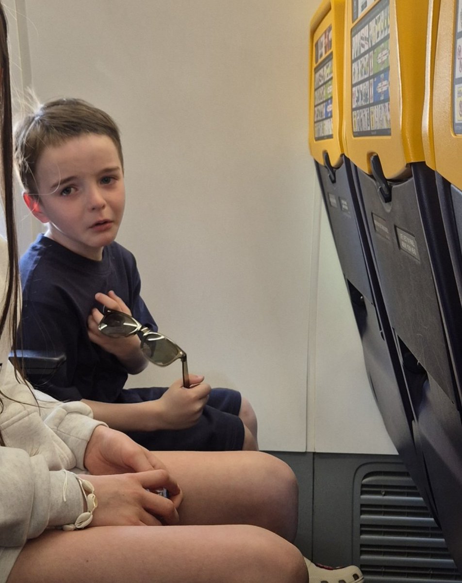 TonyTracey's tweet photo. When you're the 4th kid and it's finally your turn at the window seat... 
@Ryanair #holidays https://t.co/AO4bF2CiQj