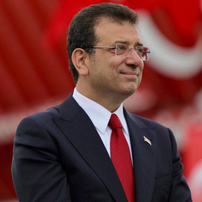 solcumedyahaber's tweet photo. #SONDAKİKA

Ekrem İmamoğlu'ndan direniş çağrısı:

"Ya bugün ya hiç!" https://t.co/z79rTWtRsS