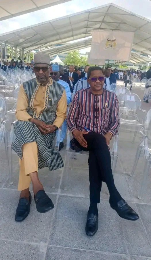 TomLope95565011's tweet photo. #BÉNIN

_INVESTITURE DU NOUVEAU PRÉSIDENT DÉMOCRATIQUEMENT ÉLU_  

Après avoir échoué médiatiquement et militairement à déstabiliser le Bénin, les putchistes de l'AES ont quand même été invités à Cotonou.

SUITE 👇 https://t.co/taLmKud0j6