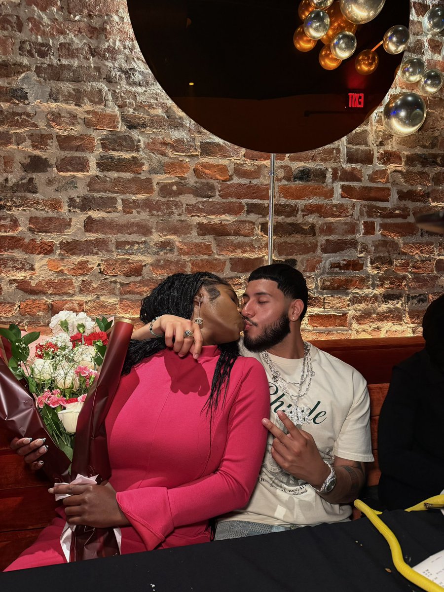 humblehect's tweet photo. True love https://t.co/eiaJ6LeoZk