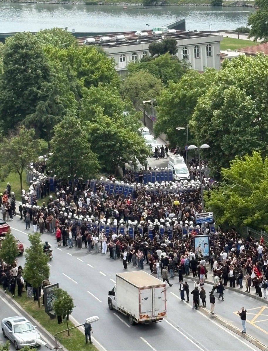 MashgiG's tweet photo. #bilgilidireniyor https://t.co/GjmkEhPoEc