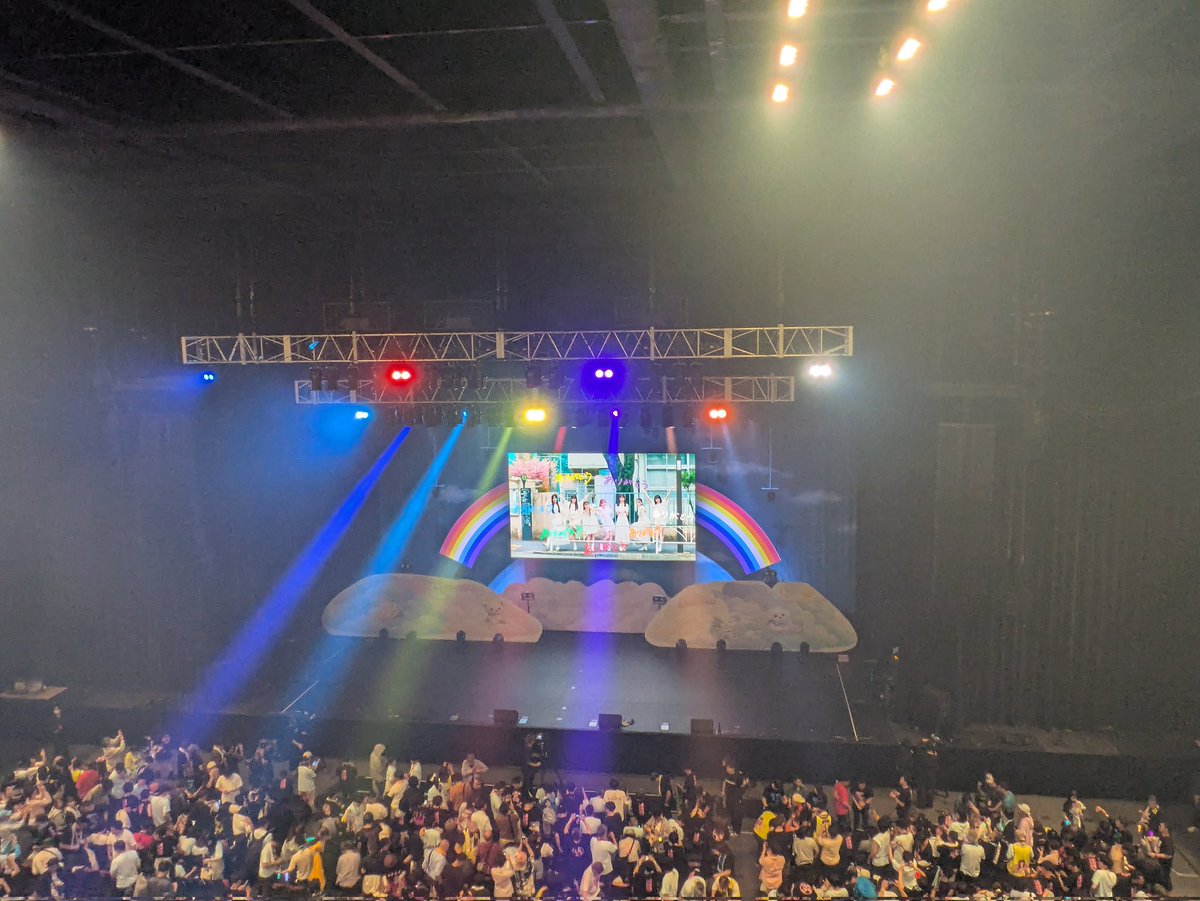 jun_tobitobi's tweet photo. ukka王道なラストで感動した😭
セトリ最後がラブパレード、アンコール/Wアンコールでリンドバーグ2回。特大のコールとLサイン
浅見北斗、来てておくれよ..
#final_chapter #ukka https://t.co/YFB2PhTVcB