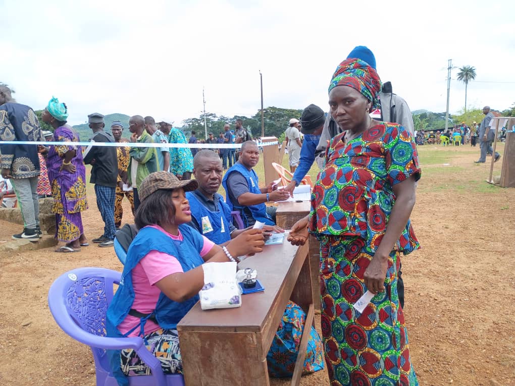 ECsalone's tweet photo. 🗳️ ECSL Conducts PC election
ECSL, in collaboration with MLG&amp;CA, successfully conducted the Paramount Chieftaincy Election in Dodo Chiefdom, Kenema District, on 23 May 2026. The process was transparent, credible, and peacefully monitored by accredited observers. 🗳️🇸🇱 #ECSL https://t.co/2UwR4wlHGt