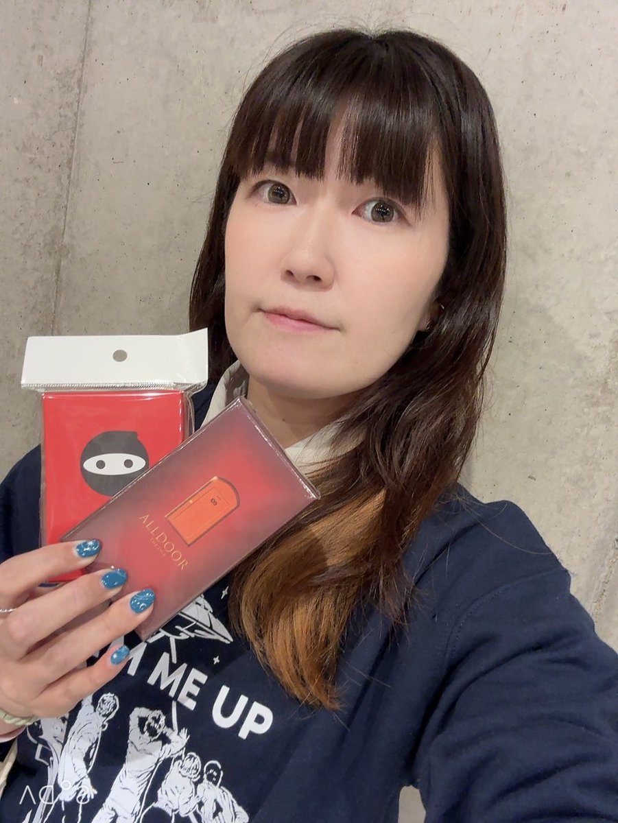sugar_neko's tweet photo. 今日は初めて #ゲームマーケット2026春 に参戦😆✨ボドゲ好きの旦那とまずは友達のブースに🚶‍♀️‍➡️

タマゴスィッチさん(@TAMAGO_Switch_)の面白すぎる【ALL DOOR】を目当てに♪
1つのボドゲで2度楽しい推理×脱出×カルタの大注目作品🚪✨

気になった方は説明動画をぜひ！https://t.co/ewEseSFMok https://t.co/gM8uN2yndX