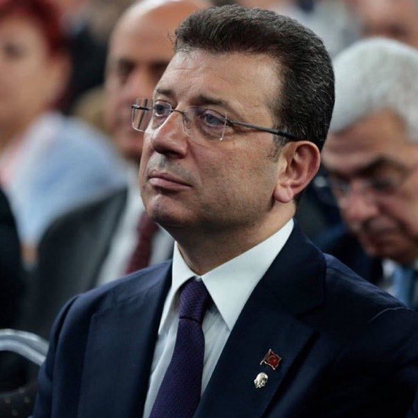 siyahsancakx's tweet photo. 🔴 Ekrem İmamoğlu: (Kemal Kılıçdaroğlu’na)

"Darbeci, yargı kolları başkanı, kukla ve dahili bedhah kayyım! Hepiniz aynı yerdesiniz!" https://t.co/L9KKH81VQx