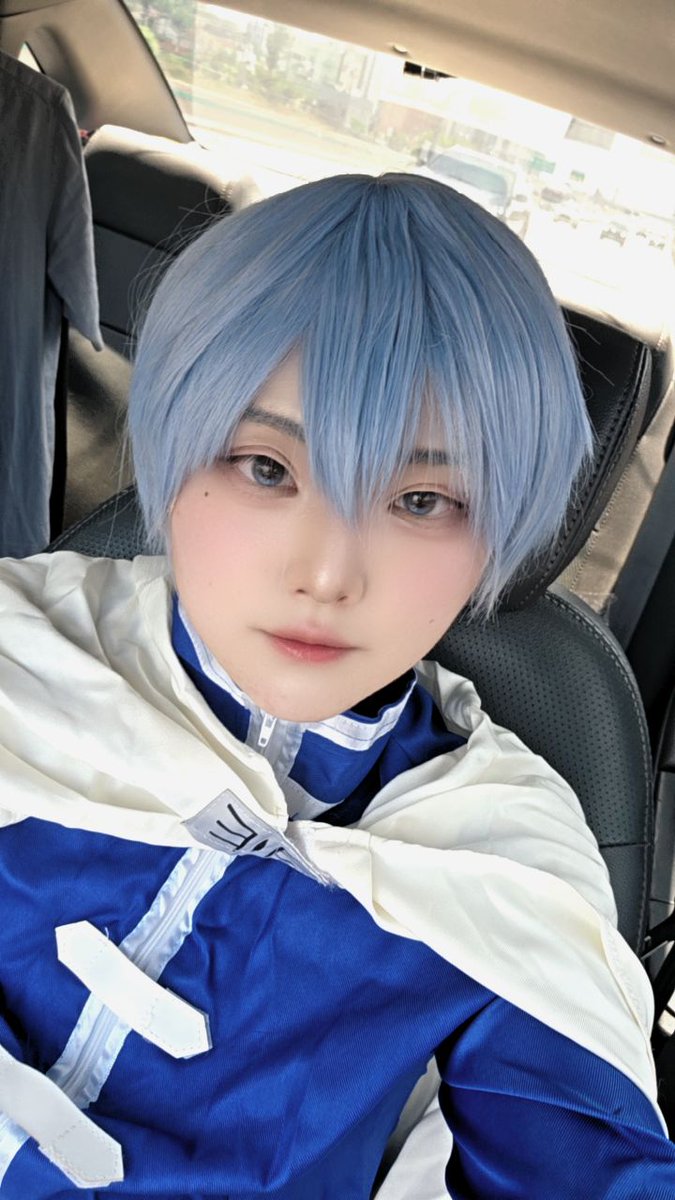 라운 tweet media