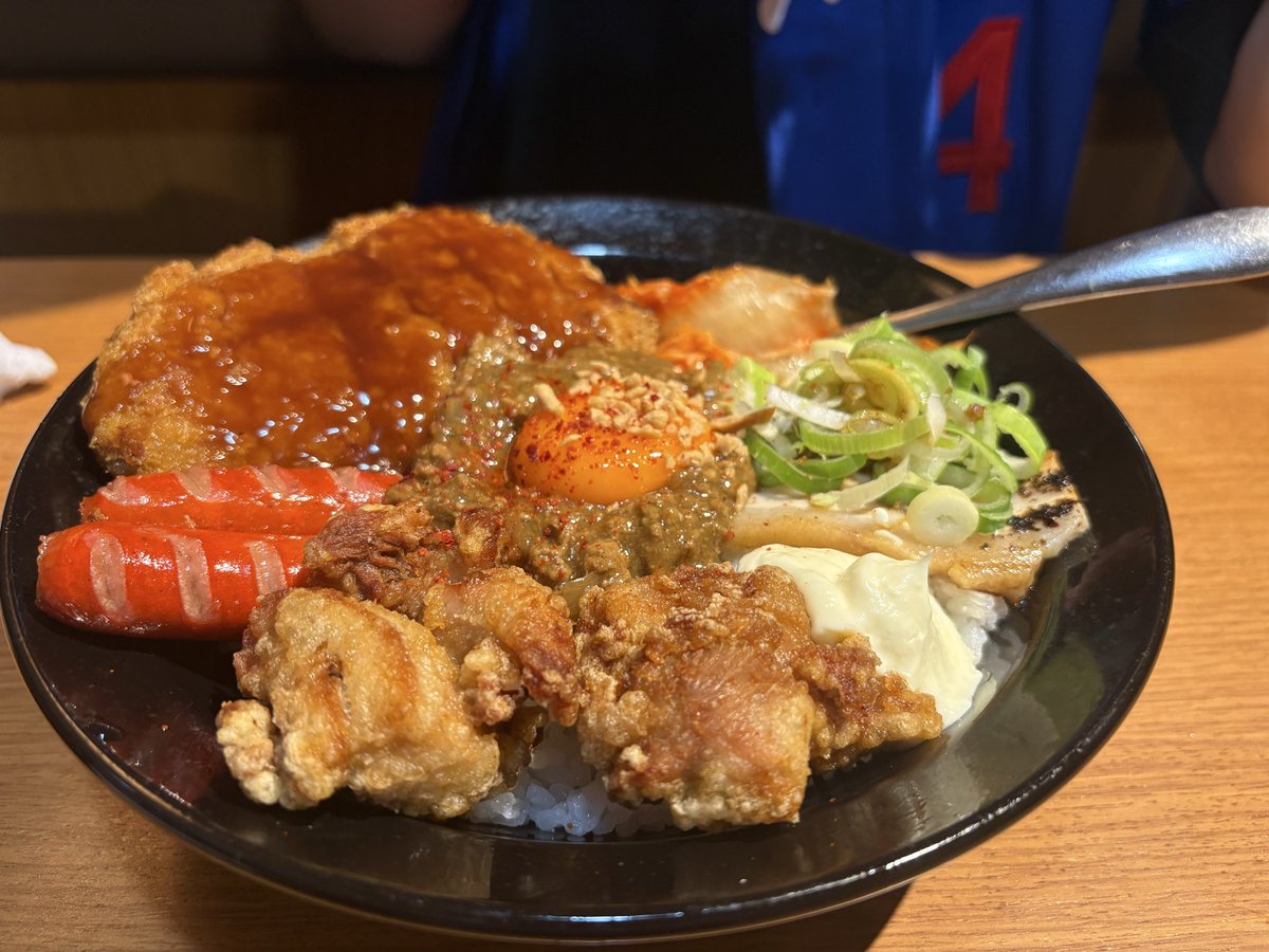 akkn26's tweet photo. 今日は負けました🥲🥲🥲

カメラマン席の少し後ろだったから
ヒーローインタビュー見るの
楽しみにしてたのに‥

チャンスはたくさんあったのに🥺

帰りに名駅で爆食い🙌🙌 https://t.co/oYbj2b0Bjx
