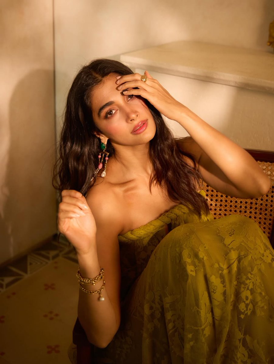 PoojaNetwork's tweet photo. #PoojaHegde 📸🔥🔥❤️ https://t.co/FjmKjwzsAD