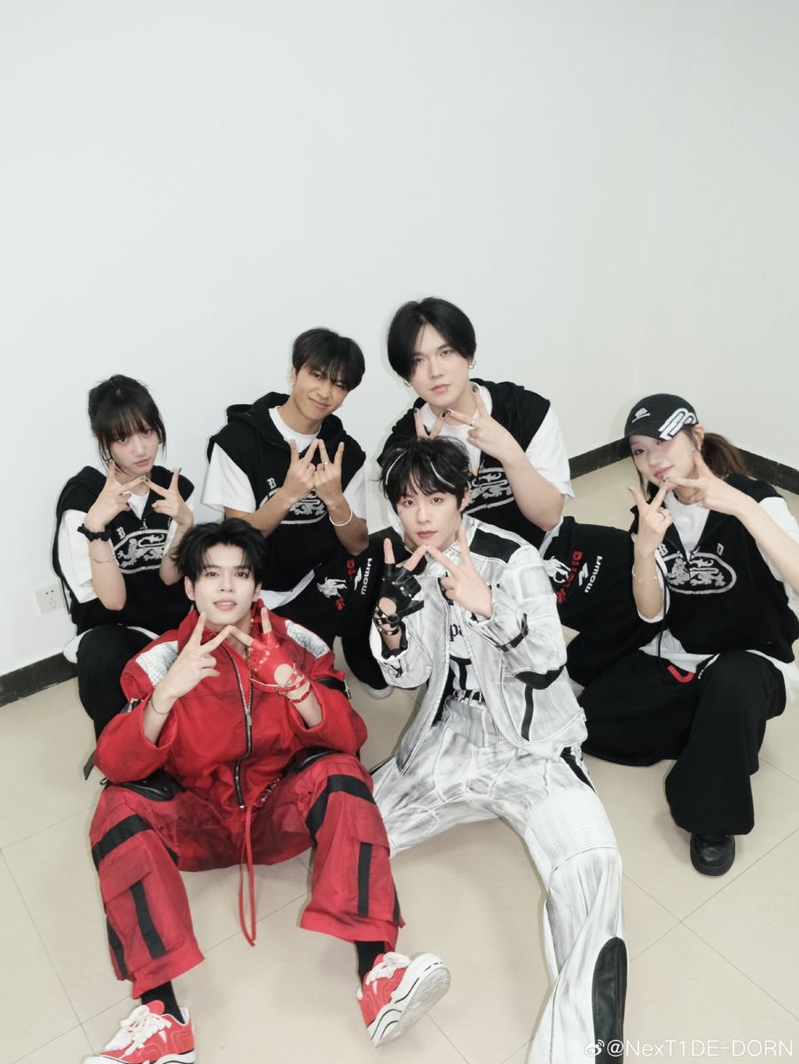 mimirinzky's tweet photo. ในฐานะฟค.ดรณ์ ดีใจมากๆที่ดรณ์ได้เดบิวต์และรู้จักกับจื่อหาว ไม่ใช่แค่เคมีการเต้นที่เข้ากันได้ พร้อมจะลุยและเป็นเซฟโซนให้อีกคน แต่ยังมีอีกหลายอย่างที่น้องสองคนเปิดใจและพาอีกคนไปในโลกของกันและกัน จั้นรักความสัมพันธ์ของดรณ์กับจื่อหาวมากๆ🥹🩵💜✨ https://t.co/rCncJitYsO