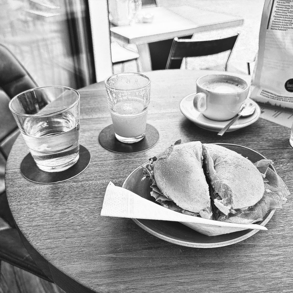 HeimoLoebler's tweet photo. today i walked 2 km to the franciscan quarter and had energetic little italy breakfast. https://t.co/dchnvhR2cg