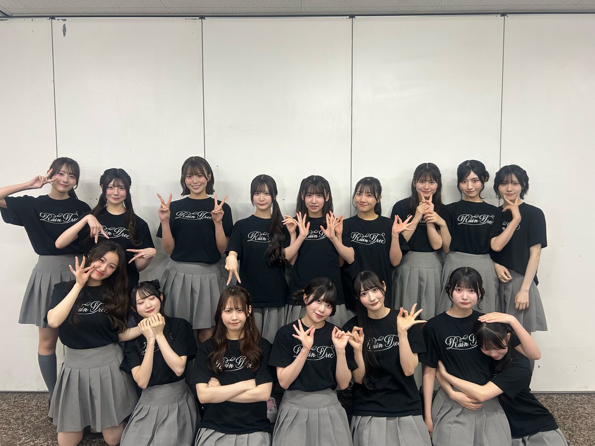 RainTree_RT's tweet photo. /／
「Rain Tree初夏のフリーライブ〜君の居場所はここにある〜」
#レインツリー初夏のフリラ
\＼

神奈川県
ららぽーと横浜 1階セントラルガーデンKiLaLa
ありがとうございました🚢🎡

本日のお写真や動画は『#RainTree』をつけて
ぜひSNSでたくさん拡散してください📣

【1部】
M1. 僕のオーロラ
M2. 好きだよとどっちが先に言うのか？
M3. Chain of Life
M4. 君の居場所、僕の居場所
M5. 3秒ルール
M6. Wonder party for you

【2部】
M1. I L U
M2. 好きだよとどっちが先に言うのか？
M3. つまり
M4. Chain of Life
M5. 君の居場所、僕の居場所
M6. 元気予報

そして❕
サプライズ発表されました、5thデジタルシングルのリリースが決定しました！✨

リリースは8月を予定しております！
今回のシングルは、表題曲・カップリング曲、そしてコンセプト楽曲2曲の、合計4曲をリリース予定です！

さらに、6/20開催のフリーライブ＠ららぽーと門真、そして6/21開催「ミームの森」公開収録イベントにて、コンセプト楽曲2曲をそれぞれ初披露させていただきます🎤🌱

なお、表題曲・C/W曲の初披露につきましては、詳細が決まり次第改めてお知らせいたします！

そしてさらに…！
7/4(土)開催のフリーライブで動員2,500人を達成すると、Rain Tree全員参加楽曲の追加が決定しました！🎉

次回フリーライブは6/6(土)
📍ららぽーと立川立飛

そして、7月29日にはZepp DiverCityにて
『Rain Tree Concert 2026 〜Summer party for you〜』を開催.ᐟ.ᐟ
🔗https://t.co/P5wKMd36BP

少しでも気になった方は、ぜひお越しください💫 

#レインツリー初夏のフリラ
#RainTree #レインツリー