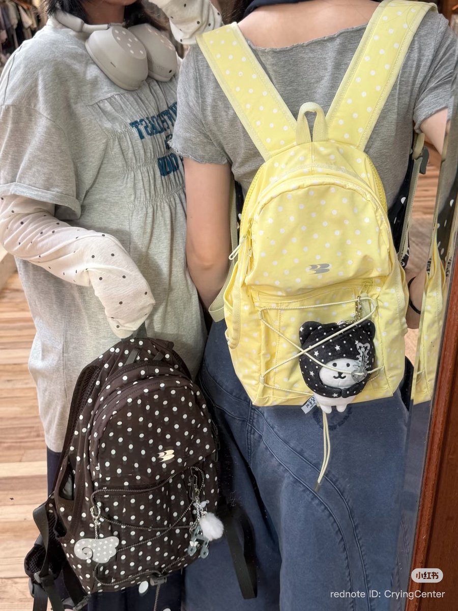 31sundae's tweet photo. CryingCenter 🦦🌼
medium polkadots backpack

🎼 ใบละ 890฿ ( มัดจำ 400 ) free ems
size 24.5 x 14 x 33 cm | สินค้า pre-sale สั่งผลิต 

🎼 ใส่ไอแพด ขนาด 8.3 นิ้ว / 11 นิ้วได้
สินค้าส่งกลับแอร์ , รอถึงไทย 4-5 วันหลังส่งกลับ

order via am ⋆˚꩜｡
#cryingcenter #พรีออเดอร์จีน https://t.co/A2iVSejW5c