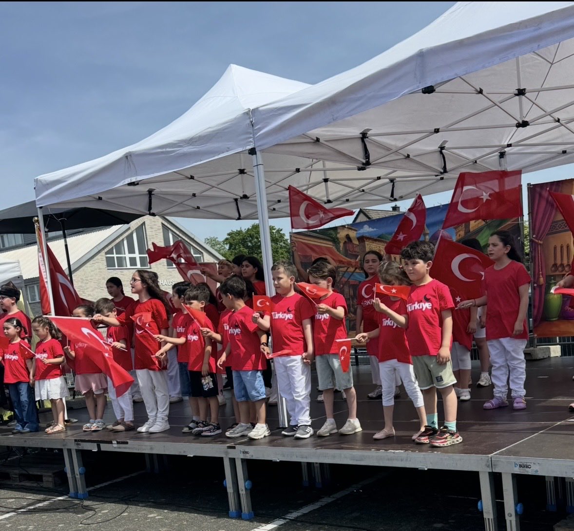 hiabis's tweet photo. #Siegburg #DİTİB 
İl siyasi Parti Başkanları, STK Başkanları ve Kilise, Cami temsilcileri katkılarıyla
23 NİSAN 19 Mayıs anısına çocuk ve gençlik bayramı kutladık. https://t.co/OGCXhXBDZp