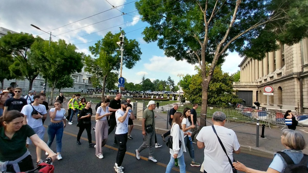 ivanvuckTW's tweet photo. Srbija ili mafija. SNS je delegitimisan kao politički subjekt. https://t.co/aXLdC870Q6