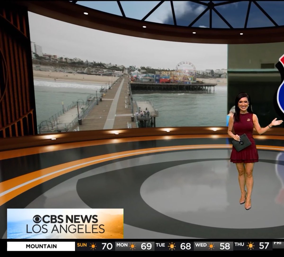 watchertv2000's tweet photo. NewsBabe 
Sunday show
@CBSLARachel https://t.co/nhk7JgHhC8
