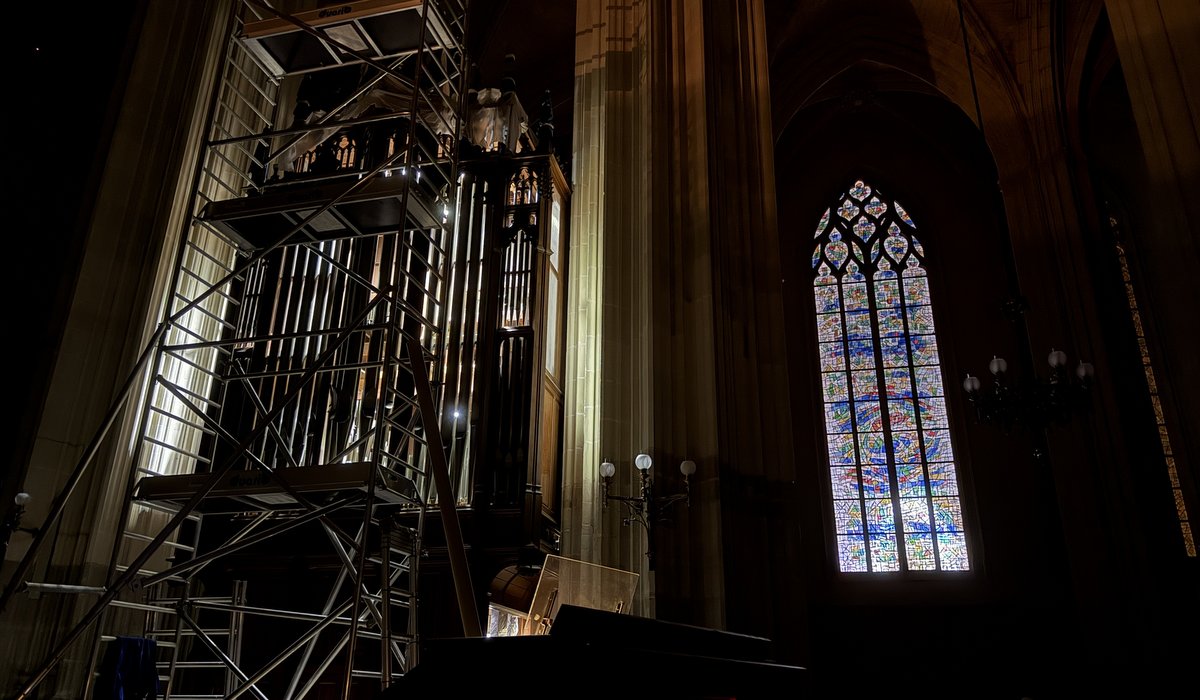 actu44's tweet photo. La cathédrale de #Nantes cherche ses futurs maîtres verriers. Six ans après l'incendie, appel à candidatures pour les nouveaux vitraux de la façade occidentale. 560 000 euros, dépôt avant le 10 juillet 2026. #DRAC https://t.co/RuIGoXQ76w