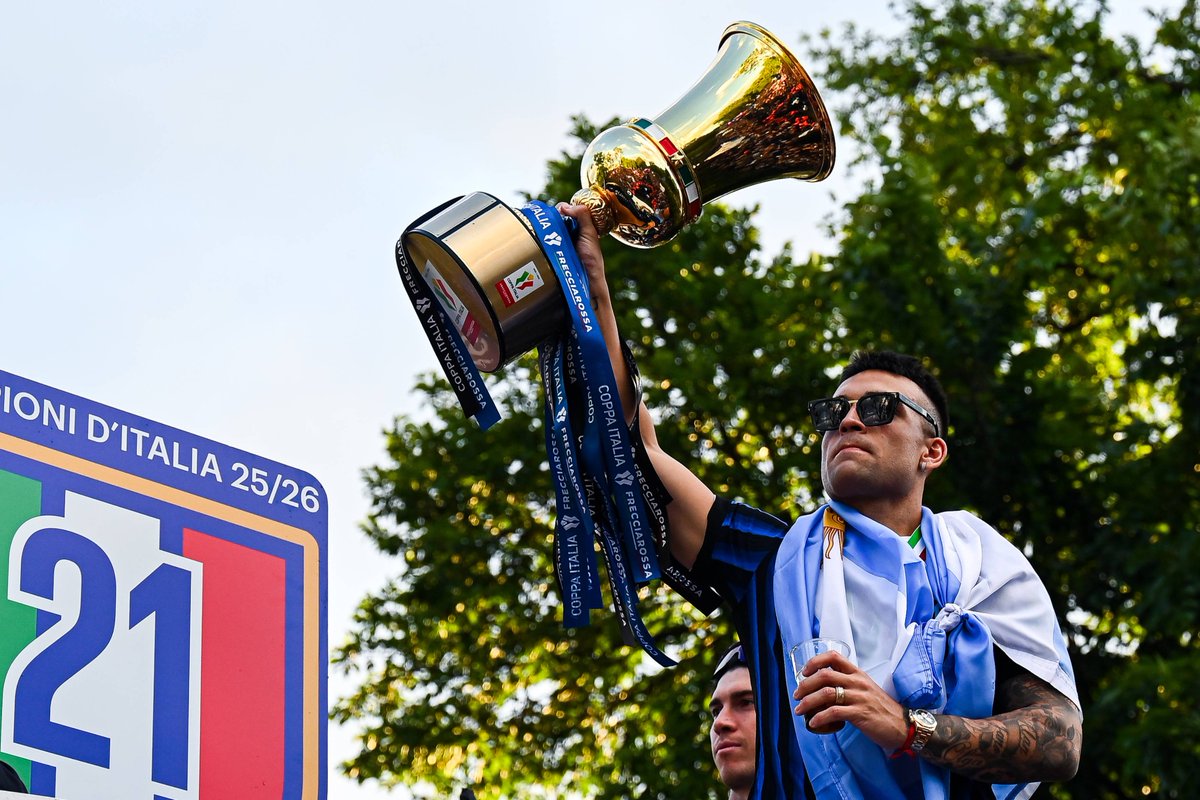 Inter tweet media