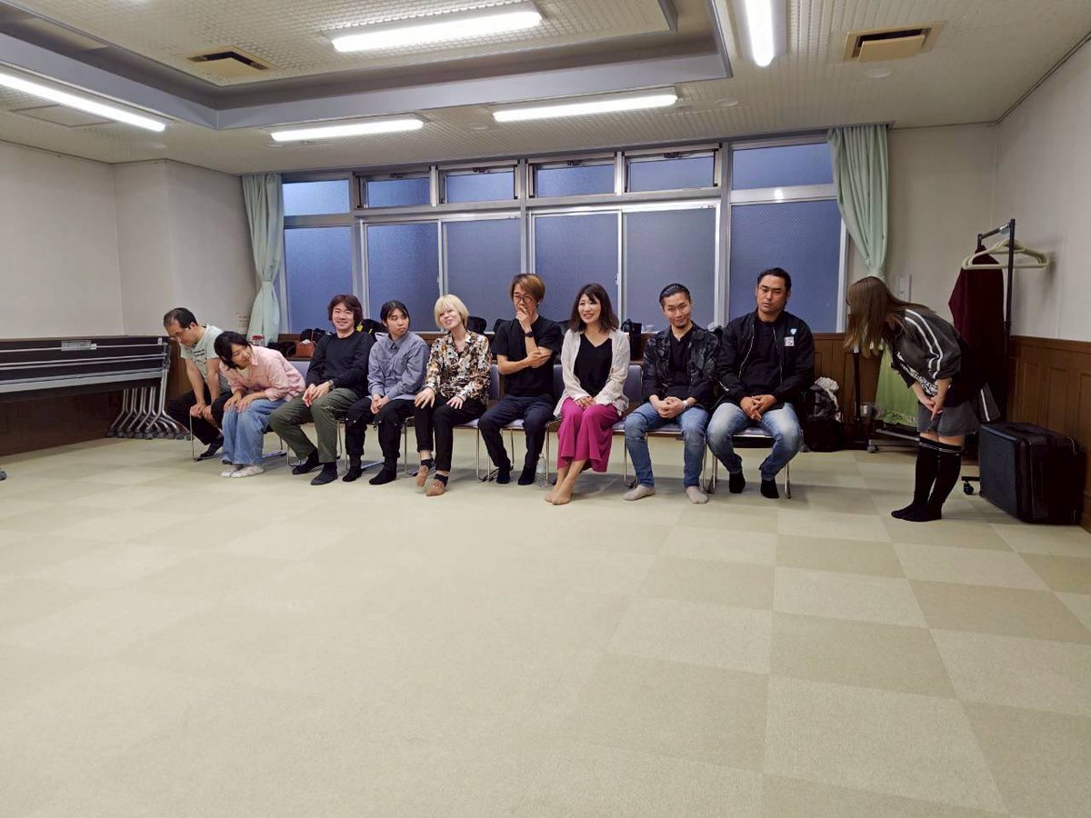 sachiffing's tweet photo. 稽古でした！
久しぶりすぎてルールを思い出しながら…w
負けちゃったけど、
旦那と元旦那に挟まれ、娘を取り戻し、アイドルの闇を暴露されそうになる、楽しいシーンでした。
私は7/20（祝）に出演します！
いやーみんな面白いし計算速い…！
ゆみちゃんは足も早い…
 #voteshow https://t.co/8voHhcKNcw