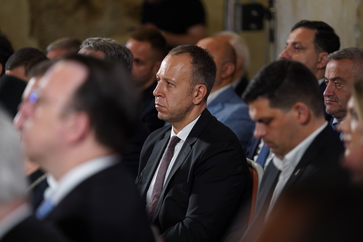 IJanushev's tweet photo. Светите Кирил и Методиј не оставија зад себе само букви. Тие му дадоа глас на еден народ, душа на еден јазик и надеж дека словото може да биде посилно од времето, премолчувањето и сите историски бури. Нека ни е честит Денот на светите браќа Кирил и Методиј симболот на просветата! https://t.co/tvsDMvCn2Q
