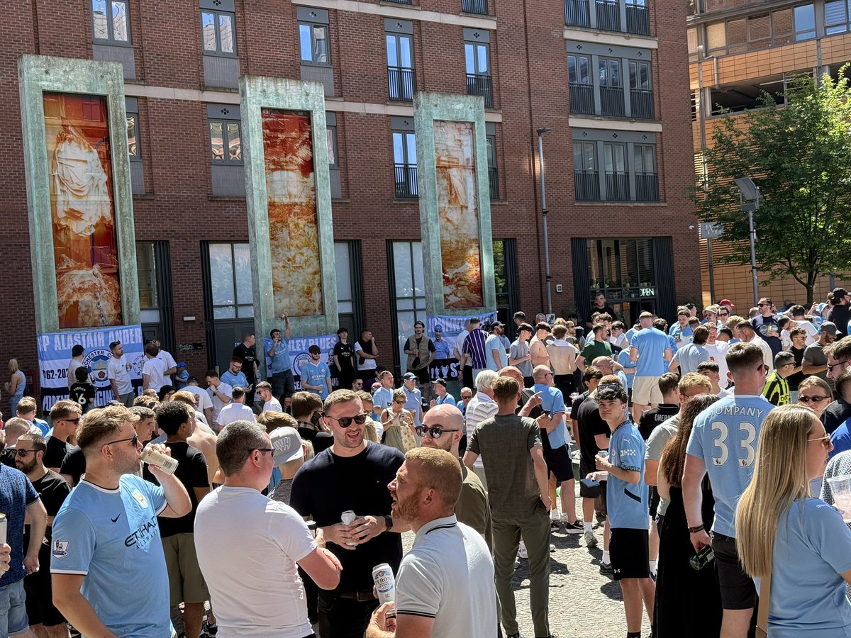 andyleg66's tweet photo. City home to Villa …. Pep farewell …. Up the fucking blues @footyawayday @FBAwayDays #mcfc #mancity https://t.co/nZ4CuMubys