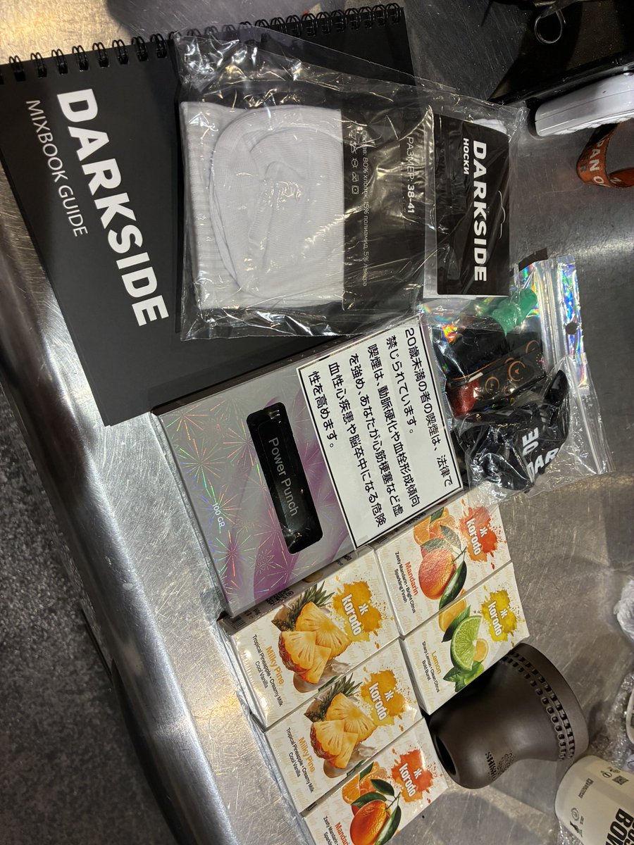 chashupoker7283's tweet photo. koradoブースも良かった👍
フレーバー買ってしまった😭

#ノンニコチン　#koroda #ASLAJ #COSMOBOWL #DARKSIDE #WEZZA https://t.co/tgmhC0mTKD