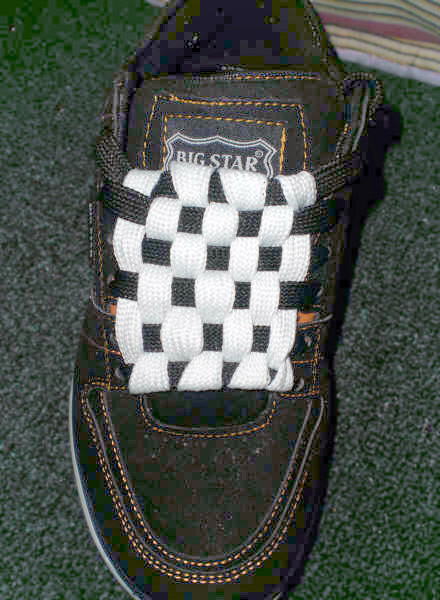 Professor Shoelace tweet media
