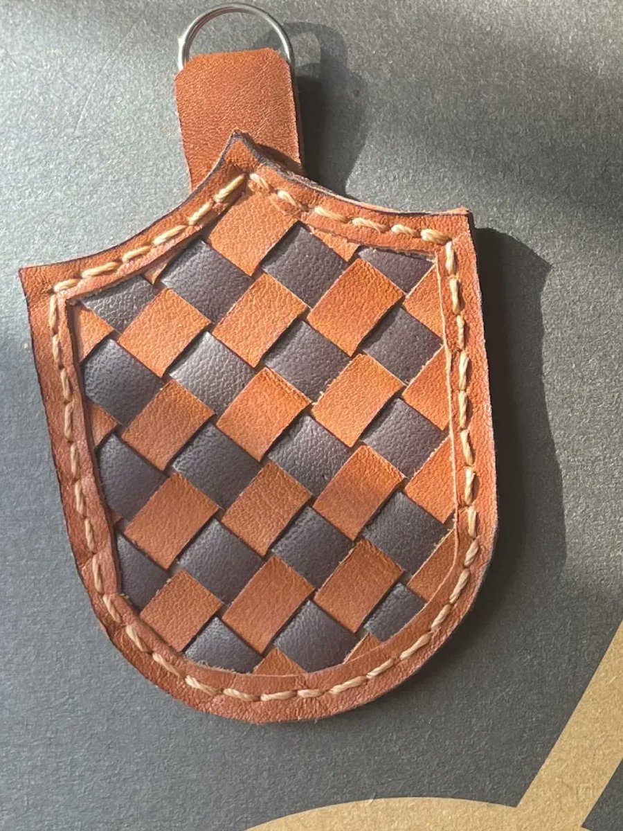 SemsemWided's tweet photo. Just finished my DIY woven cotton keychain with leftover fabric scraps  Quick, eco-friendly and perfect for gifting! Who loves upcycling crafts https://t.co/pByWGNmwlb