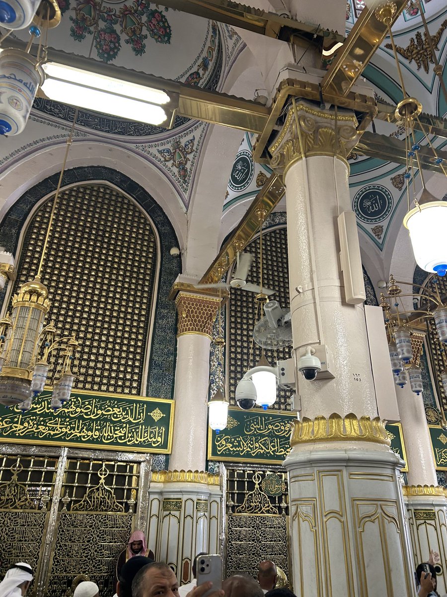 ProfKaramustafa's tweet photo. “Mesnevî Mütercimi” olarak da tanınan Osmanlı divan şairi, hattat ve mutasavvıf Süleymân Mehmed Nâhîfî’nin daha çocukken yazdığı naatı:

“Bu gülşende hezâr-ı bî-nevâyım yâ Resulallah! Velî âsurde-i cefâyım yâ Resûlallah!

No’la olsun reva cûyende-i dâru-yı ihsânın, Esîr-i derd-i aşkım mübtelâyım yâ Resûlallah!

Beni gencine-i fazl-ı Hudâdan behreyâb eyle, Der-i lütfunda muhtâc-ı atayım yâ Resûlallah!

Kerem kıl lütf-u ihsânınla dilşâd eyle ben zarı Nâhîfîyim kapında bir gedâyım yâ Resûlallah!”

#Nâhîfî