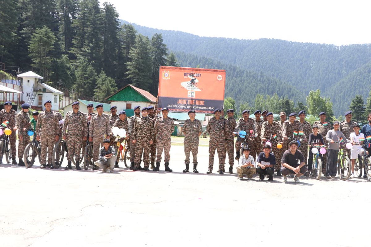 162bncrpf's tweet photo. @162bncrpf Kupwara, J&amp;K organized #SundayOnCycle under #FitIndiaMovement on 24-05-26 promoting fitness for all. @crpfindia @JKZONECRPF @KOSCRPF @jammusector @OpsNkor https://t.co/S7m4FxqJxm