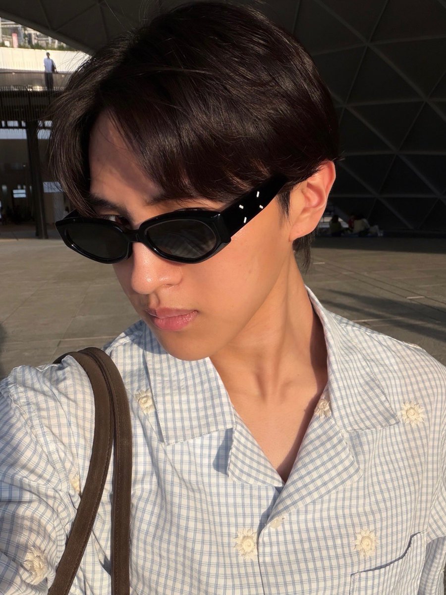 ryukinternet's tweet photo. サングラスばーーーりかわいないか？ https://t.co/QjdYJEBgy8
