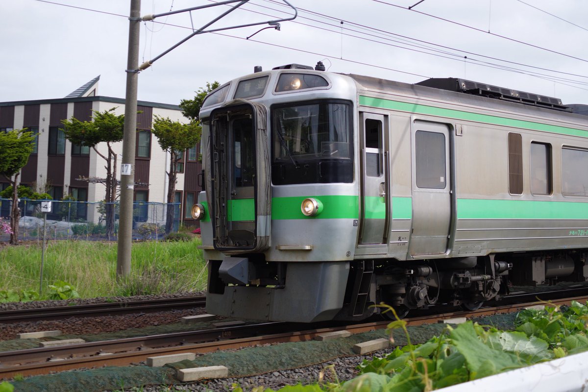 BirderWB's tweet photo. Local trains 🚊
久々にlimited レンズ使ってみた
当たるとエグっ
7:15 132M B-115 K-S2 + sigma 18-250mm
7:40 136M  K-S2 + DA 35mm limited
10:28 166M F-13 K-01 + DA 18-135mm https://t.co/rZ1RxEFwxi