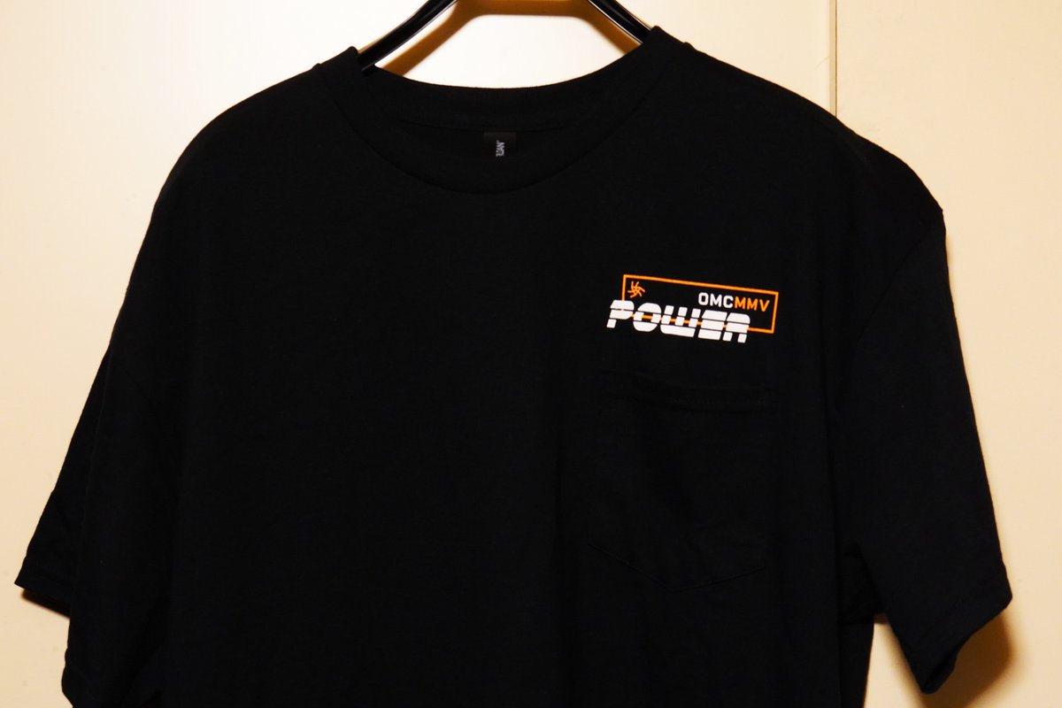 ayusanized's tweet photo. POWER（@POWER_OMCMMV ）の新作ポケＴが最高。この海外の運送会社っぽいロゴが大好き。 https://t.co/ADBfIr0gpE