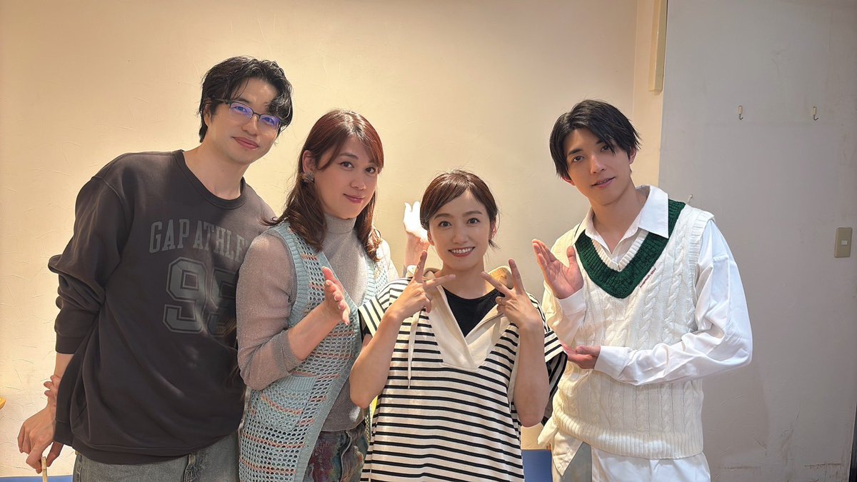 rokuchandayo's tweet photo. 本日も #朝劇明大前 【明大星】🪐にご来場の皆様誠にありがとうございました‼️‼️🩷🧡❤️よしぽんこと今村美乃さん登場のスッペシャルな回でしたっ‼️‼️
今日も皆様の心に太陽エネルギーをっ☀️ https://t.co/Cm9FJguFg2