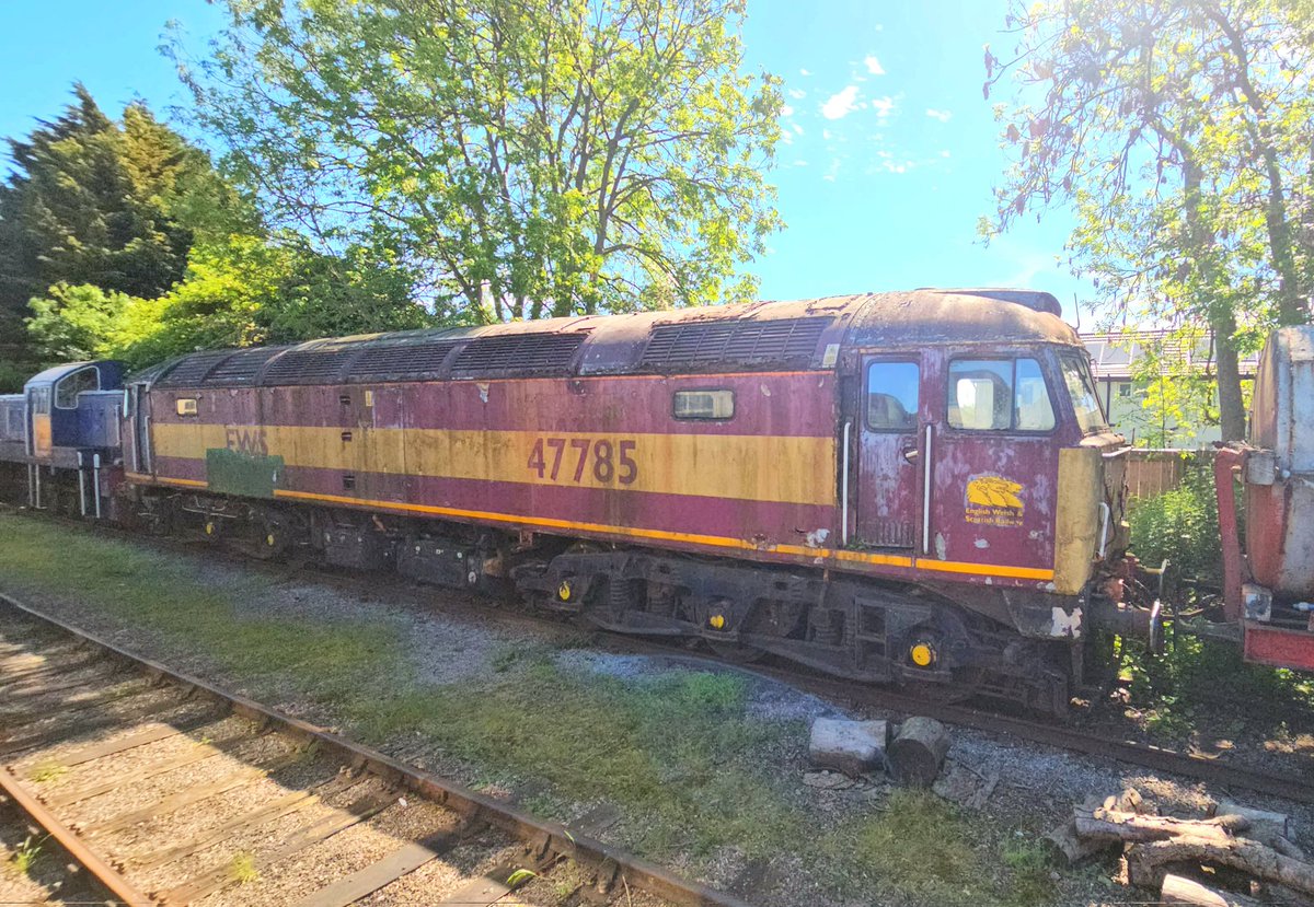 Harrod15S's tweet photo. 47785 in the sidings just outside Leeming Bar station on the Wensleydale railway this morning 24/5/26 #class47 #trains #LeemingBar #Wensleydale https://t.co/amzNBaWn7U