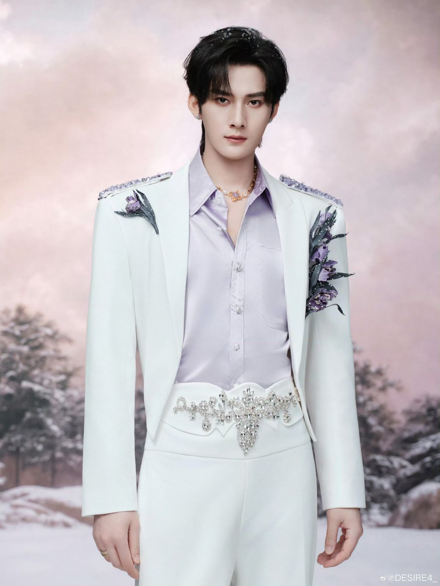cherryninie's tweet photo. Aaaa their outfit for Day2 😭😭😭😭 

DESIRE4 ON STAGE BKK #DESIRE4TEBinBKKDAY2 
#JiangHeng #OceanJiang #江衡 #LiPeiEn #SeekyLi #李沛恩 #JiangLi https://t.co/DUXKEP7JL4