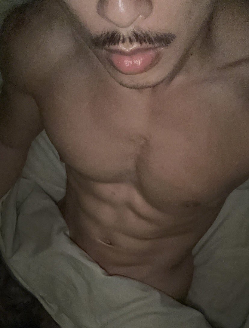 ThatDemonDaddy's tweet photo. Lucifer just sent a message to the reader

📲: interested into being the first one fucked at my new place? https://t.co/T8KvlpdfDr