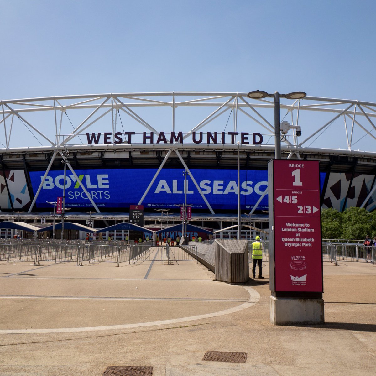 Leeds United tweet media