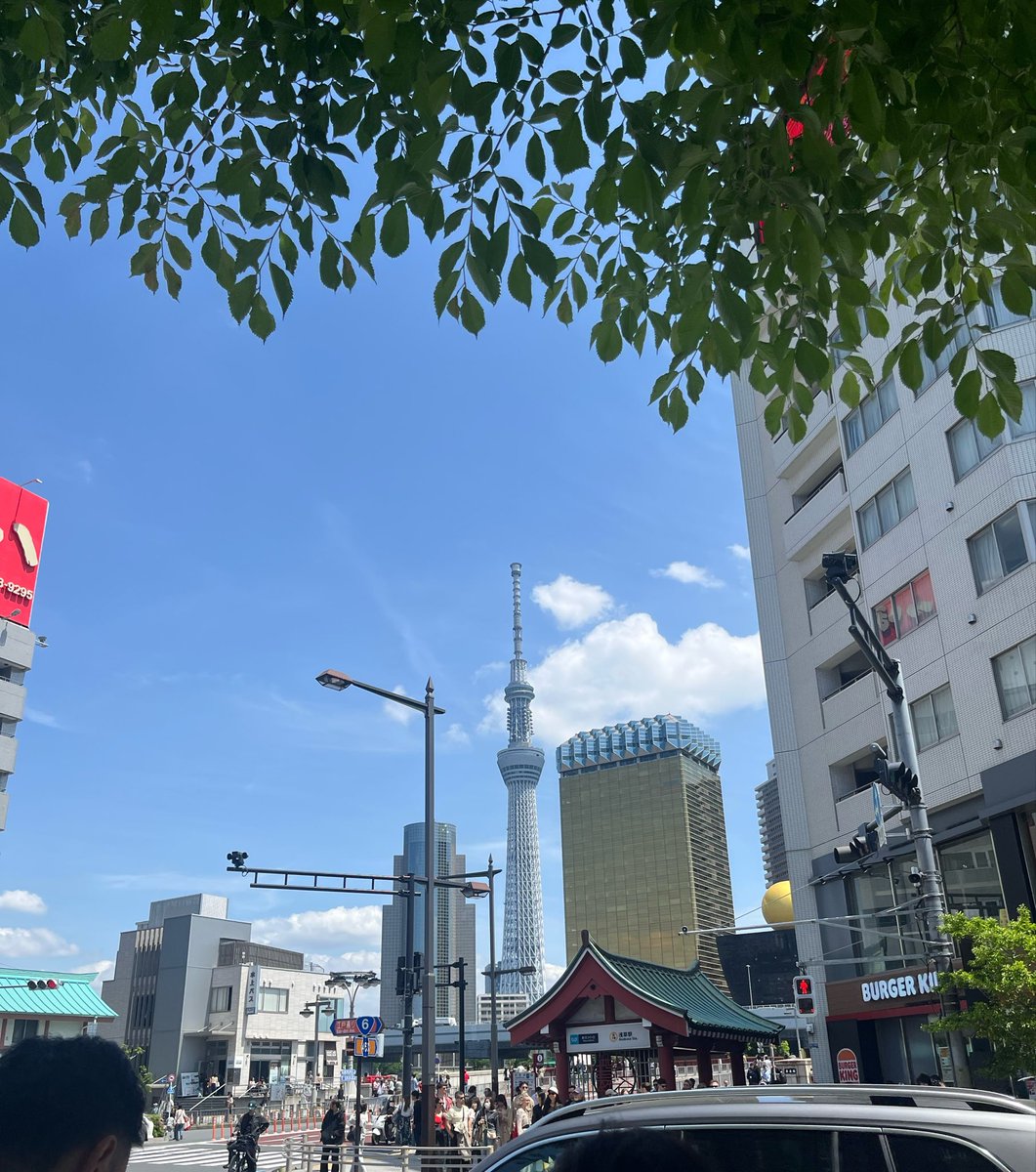 Doudemoiihi's tweet photo. 空とスカイツリー

#写真好きな人と繋がりたい  #キリトリセカイ #ファインダー越しの私の世界 #photography #coregraphy #iphone #東京スカイツリー https://t.co/5sw2OzyKMV
