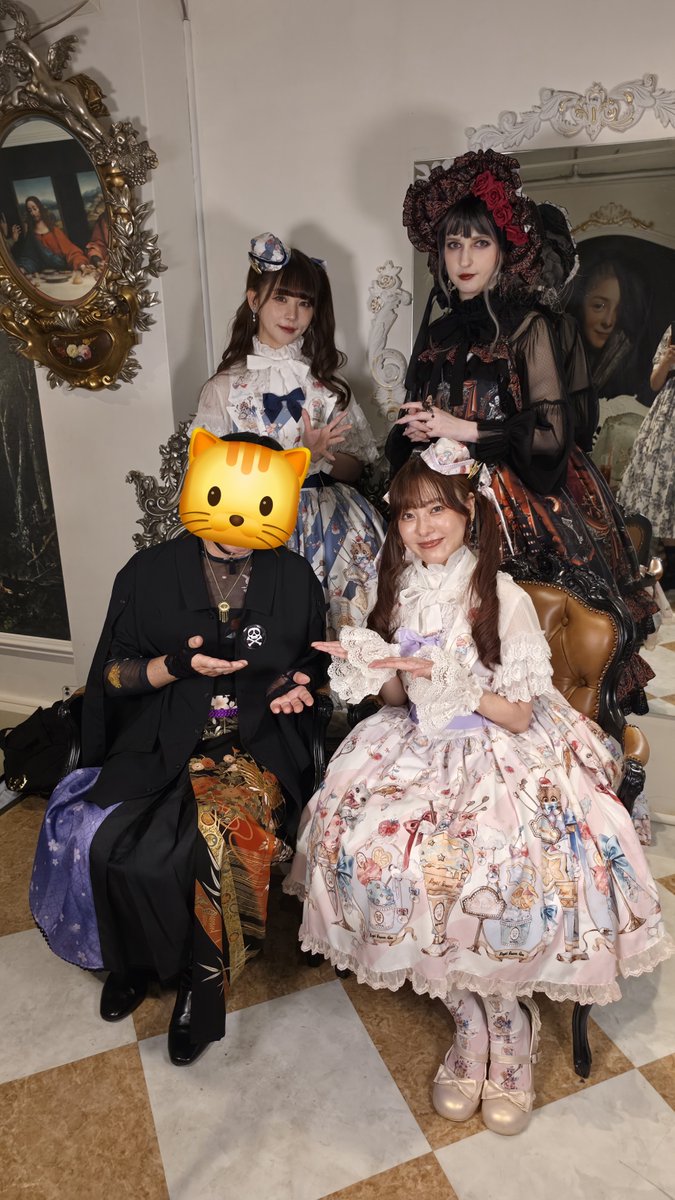 qZg77ZR3QpE0A2i's tweet photo. くる実ちゃん生誕祭に行ってきたよ🎂
いやぁ、みなさん素敵なロココファッション
負けずとスカートだけは #モリグチカ
そして定番の #shiki 和コーデ
初めて #くる実 ちゃん、 #深澤翠 ちゃんに会えた
帰ってからの薄曇りの月
#RoyalPrincessAlice @krm0320 @fukasawamidori https://t.co/HhDm0nrDcV