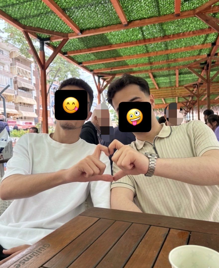 nooneapddyou's tweet photo. @Qeas8l gül kokuyordu. https://t.co/DVAsiRwzDA