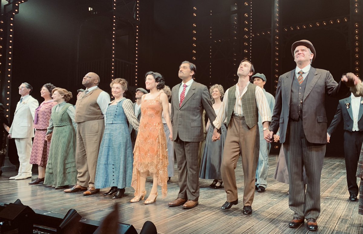 d_chua's tweet photo. Still verklempt from last night’s @ShawTheatre opening of Funny Girl and Sara Farb’s Fanny Brice, showing the world that she really is one of our greatest stars! And fantastic cast, band and gorgeous production from top to bottom. Truly well worth the trip to Niagara-on-the-Lake. https://t.co/yJ6yy9YROd