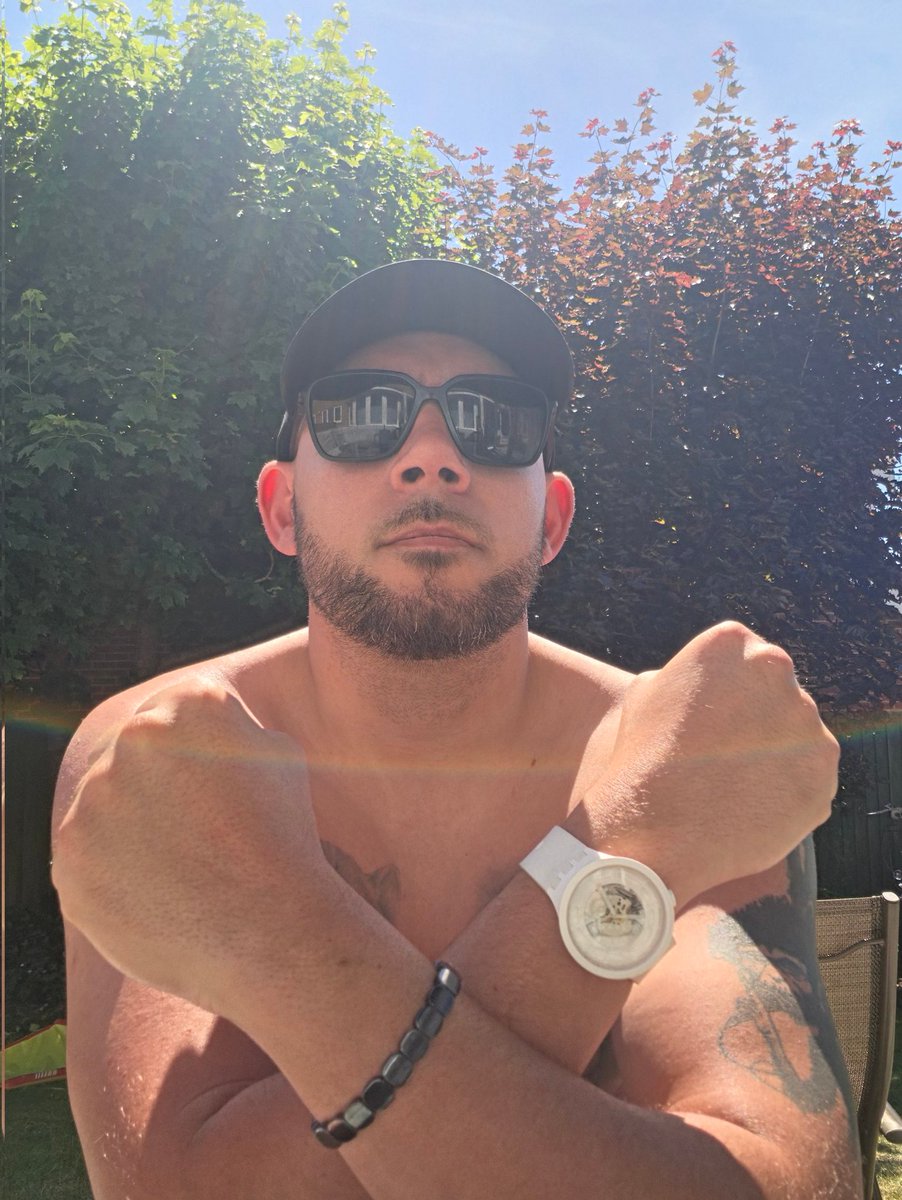 CeeeeeePs's tweet photo. Great Esacpe Pending... #WestHam #COYI https://t.co/0k7FNtzWkA