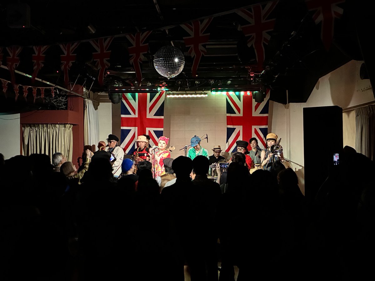 NagoyaSixties's tweet photo. MODS MAYDAY NAGOYA 2026は大盛況のうちに終えることができました。
全ての出演者のパフォーマンスが素晴らしく、なかでも2012年以来に叶った小西康陽さんとWack Wack Rhythm BandのW出演は我々にとって感慨深い名古屋MODS MAYDAYとなりました。
次は11月28日、秋の祭典MOD BALLでお会いしましょう。 https://t.co/HlBu01QxL9