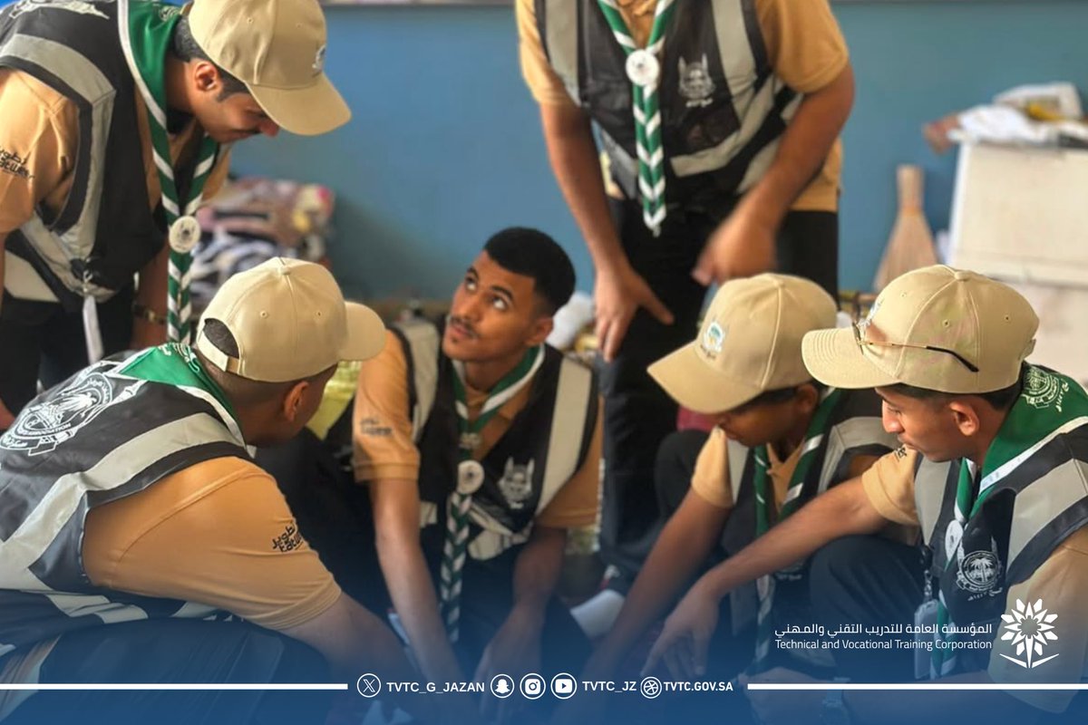 tvtc_g_jazan's tweet photo. 📸| تغطية

جانب من مشاركة جوالة الكلية التقنية بجازان في خدمة ضيوف الرحمن، من خلال إرشاد ومساندة الحجاج في المشاعر المقدسة بـ #مكة_المكرمة، وذلك ضمن جهودهم التطوعية خلال موسم #حج١٤٤٧هـ . 

#حياكم_الله
#التدريب_التقني_بجازان
#التدريب_التقني https://t.co/YhqemsCjB6