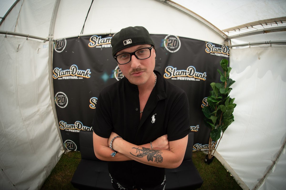 Rock Sound tweet media