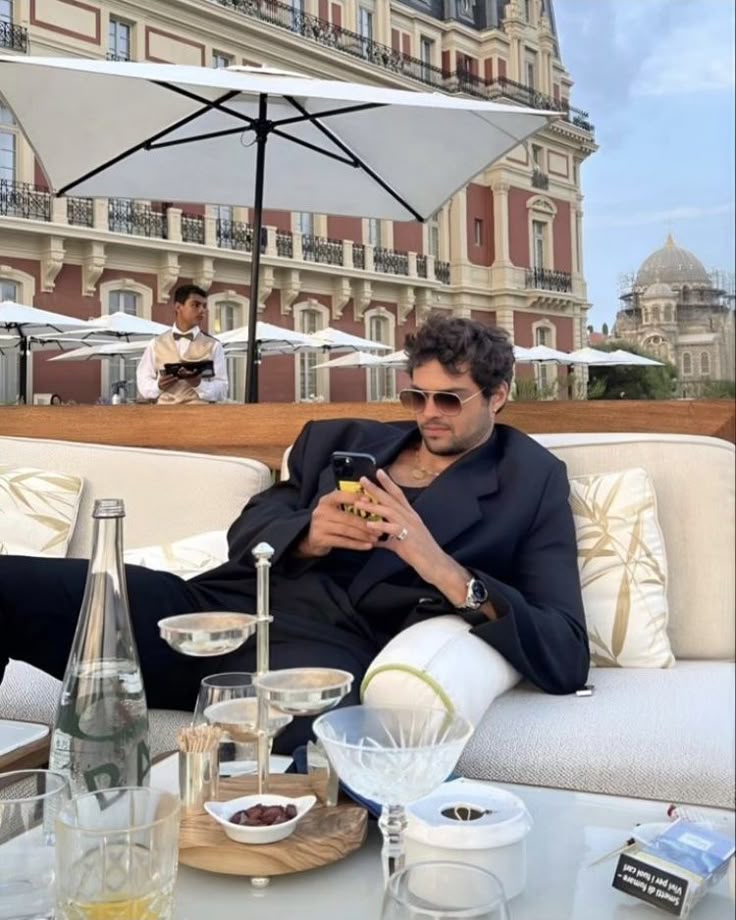 ncentarchives's tweet photo. yall cannot make me hate noah centineo he's still the hottest https://t.co/OWU6y3vb6R