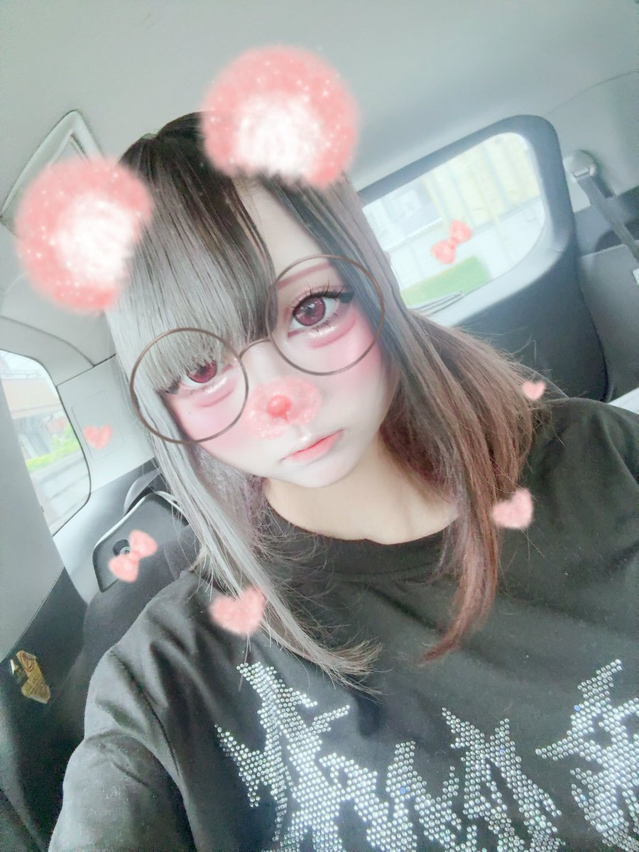 るり tweet media