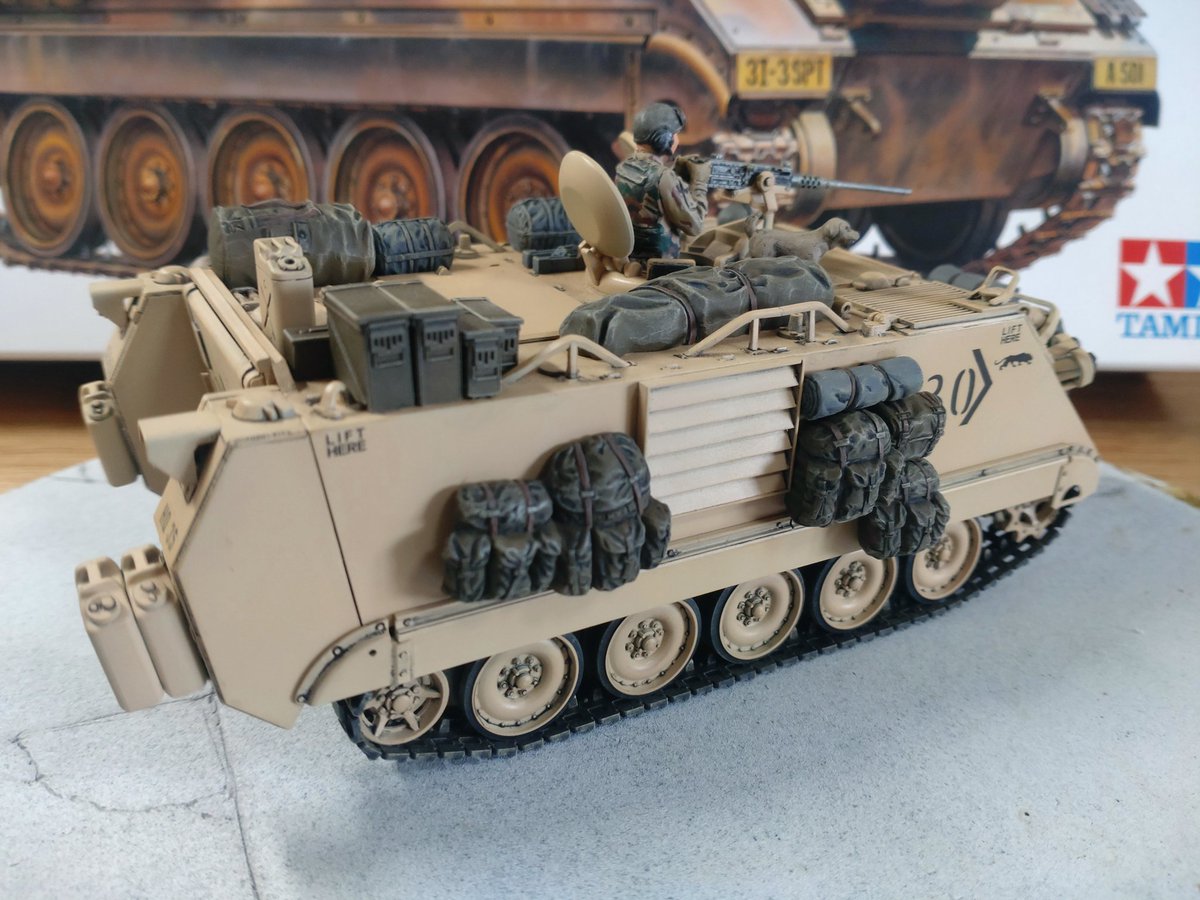 タミヤ1/35 アメリカ M113A2 デザートワゴン完成☆ 荷物を載せて無事に